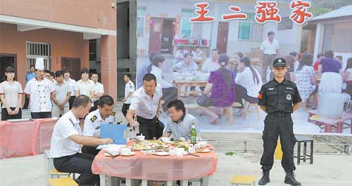 商洛市舉行Ⅲ級重大食品安全事故應急救援演練活動