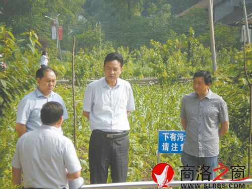 柳憲軍副市長(zhǎng)調(diào)研農(nóng)村垃圾污水處理工程