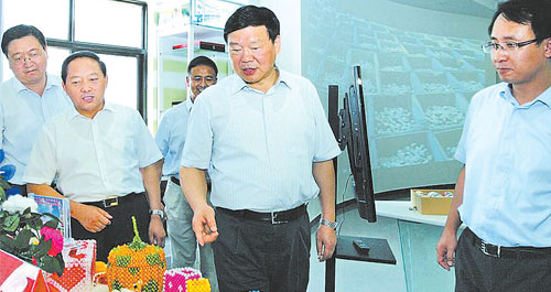 要把追趕超越作為目標定位 打造全省重要的發展支撐極