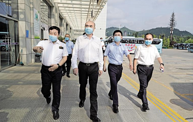 劉國中:從嚴從緊加強疫情防控 毫不松懈抓好防汛救災(zāi)