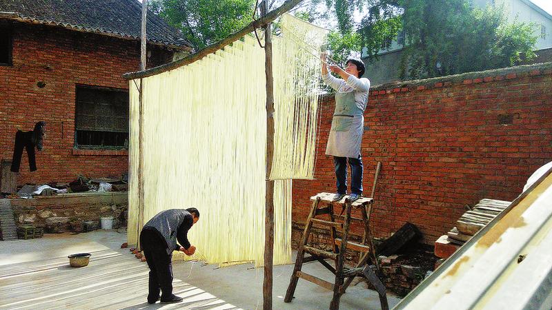 于文濤二十年如一日堅持做好掛面